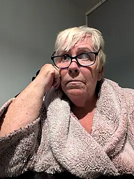 Snapshot of Playful_MILF_Demi chatting on October 23, 2025, 7:34 pm Playful MILF Demi online show from October 23, 2025, 7:34 pm