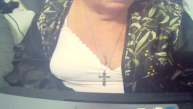 Snapshot of Playful_MILF_Demi chatting on July 22, 2026, 11:01 am Playful MILF Demi online show from July 22, 2026, 11:01 am