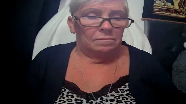 Snapshot of Playful_MILF_Demi chatting on August 1, 2026, 3:54 pm Playful MILF Demi online show from August 1, 2026, 3:54 pm