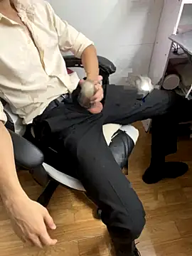 Snapshot of Wuza-H chatting on November 11, 2025, 6:47 pm Wuza-H online show from November 11, 2025, 6:47 pm