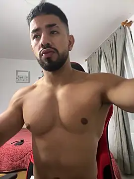 Ezzio Scolaro online show from February 3, 2026, 12:54 am