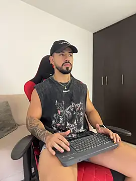 Snapshot of Ezzio_Scolaro chatting on August 3, 2026, 7:42 pm Ezzio Scolaro online show from August 3, 2026, 7:42 pm