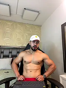 Ezzio Scolaro online show from December 16, 2025, 10:03 pm