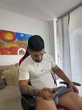 Snapshot of Ezzio_Scolaro chatting on July 30, 2026, 7:46 pm Ezzio Scolaro online show from July 30, 2026, 7:46 pm