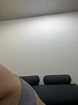 Snapshot of Anyhot_latina chatting on October 14, 2025, 1:06 am Anyhot latina online show from October 14, 2025, 1:06 am