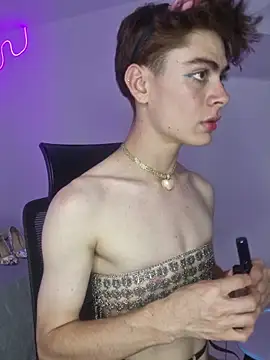 Snapshot of Sam_Clark chatting on December 4, 2025, 5:17 am Sam Clark online show from December 4, 2025, 5:17 am