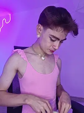 Snapshot of Sam_Clark chatting on November 22, 2025, 4:11 am Sam Clark online show from November 22, 2025, 4:11 am