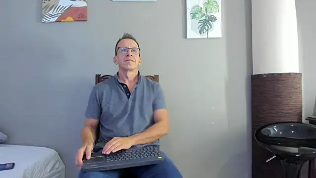 Snapshot of _axelking_ chatting on November 24, 2025, 11:21 am axelking online show from November 24, 2025, 11:21 am