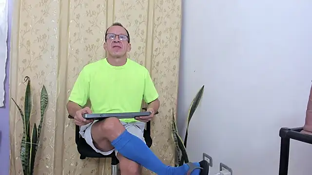 axelking  online show from April 21, 2026, 11:39 am