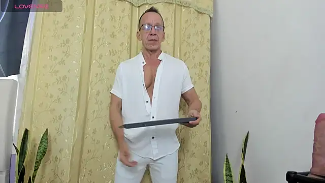  axelking  online show from June 5, 2026, 11:49 am