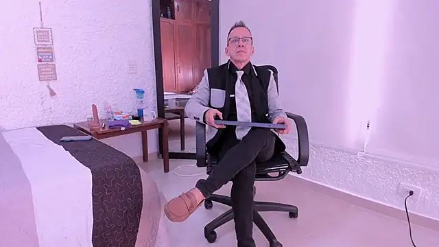 Snapshot of _axelking_ chatting on December 2, 2025, 11:34 am axelking online show from December 2, 2025, 11:34 am