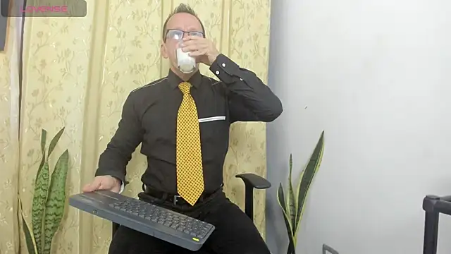  axelking  online show from June 16, 2026, 11:32 am