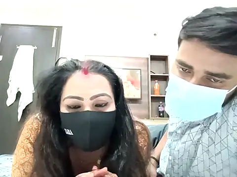 horny milf couple online show from October 10, 2025, 6:20 pm