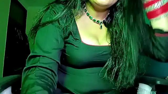 horny milf couple online show from May 6, 2026, 7:18 pm