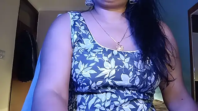 horny milf couple online show from July 1, 2026, 8:31 pm