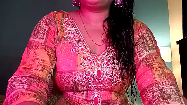 horny milf couple online show from July 16, 2026, 4:48 pm