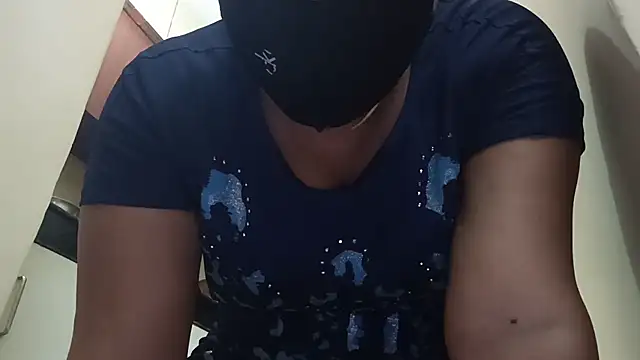 horny milf couple online show from July 19, 2026, 4:59 pm