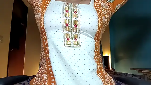 Snapshot of horny_milf_couple chatting on June 7, 2026, 5:51 pm horny milf couple online show from June 7, 2026, 5:51 pm