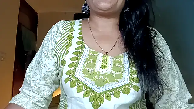 Snapshot of horny_milf_couple chatting on June 10, 2026, 9:27 pm horny milf couple online show from June 10, 2026, 9:27 pm