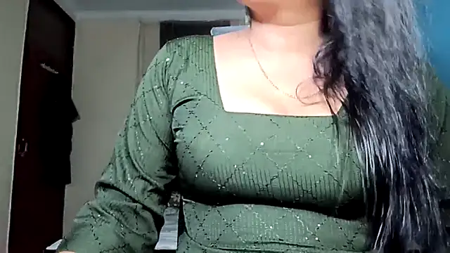 horny milf couple online show from April 22, 2026, 7:20 pm