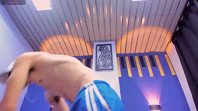 imsammytop online show from October 23, 2025, 1:21 pm