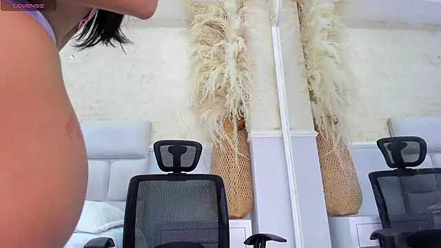 Snapshot of ScarletEvanss_ chatting on March 16, 2026, 11:25 am ScarletEvanss online show from March 16, 2026, 11:25 am