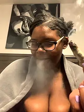 Snapshot of ThickChick94 chatting on October 24, 2025, 5:17 am ThickChick94 online show from October 24, 2025, 5:17 am