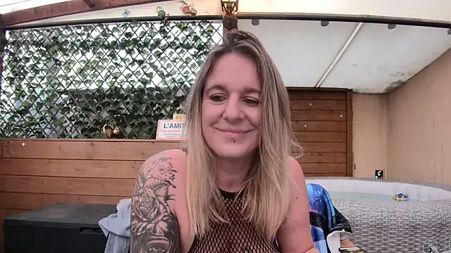 Snapshot of Delichieuse5 chatting on June 17, 2026, 7:46 pm Delichieuse5 online show from June 17, 2026, 7:46 pm