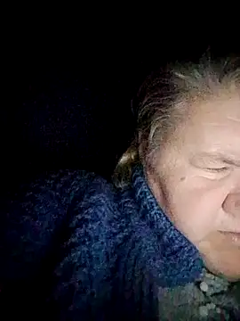 LusiyaGold5 online show from November 21, 2025, 7:35 pm