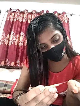 Queen-Any online show from October 27, 2025, 4:08 pm