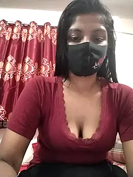 Queen-Any online show from November 3, 2025, 4:10 pm