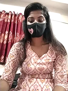 Queen-Any online show from November 14, 2025, 8:34 pm