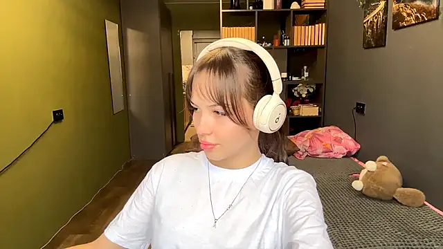 Snapshot of MysticAlisa chatting on December 5, 2025, 6:34 am MysticAlisa online show from December 5, 2025, 6:34 am