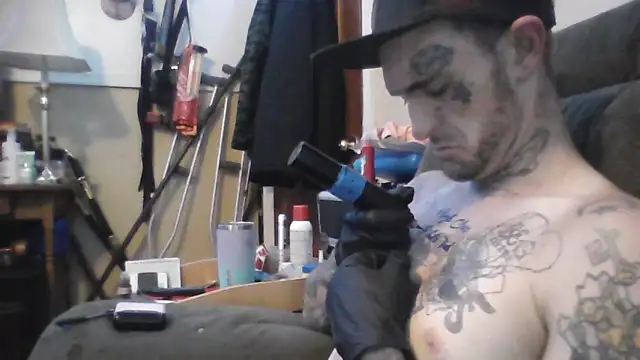 Snapshot of SWAGGDaddy93 chatting on March 31, 2026, 7:10 am SWAGGDaddy93 online show from March 31, 2026, 7:10 am