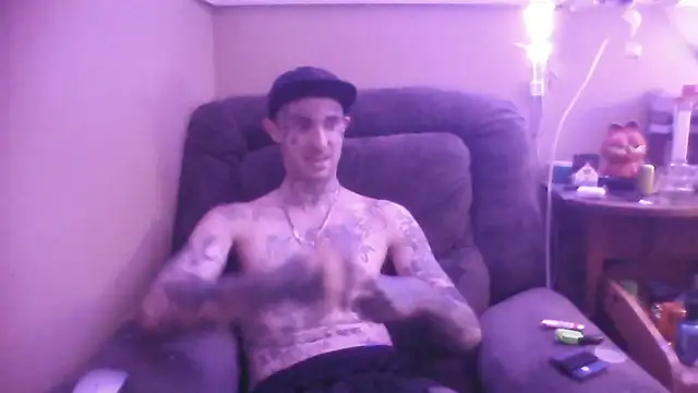 Snapshot of SWAGGDaddy93 chatting on February 20, 2026, 12:07 pm SWAGGDaddy93 online show from February 20, 2026, 12:07 pm