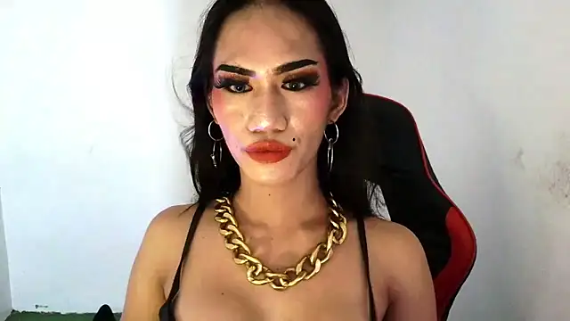 Snapshot of Savana_Maison chatting on October 16, 2025, 2:47 pm Savana Maison online show from October 16, 2025, 2:47 pm