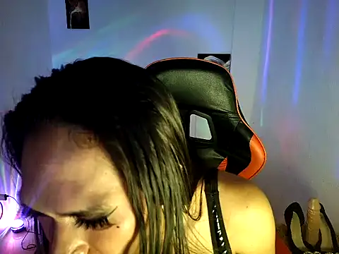 Snapshot of Savana_Maison chatting on February 10, 2026, 3:33 pm Savana Maison online show from February 10, 2026, 3:33 pm