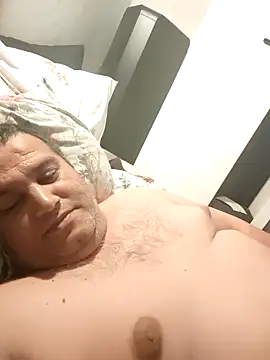 Snapshot of Zsoltzsolti23 chatting on November 26, 2025, 9:15 pm Zsoltzsolti23 online show from November 26, 2025, 9:15 pm