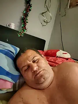 Snapshot of Zsoltzsolti23 chatting on December 4, 2025, 6:40 pm Zsoltzsolti23 online show from December 4, 2025, 6:40 pm