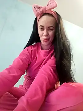 Stefaniyaxq online show from December 23, 2025, 9:41 am