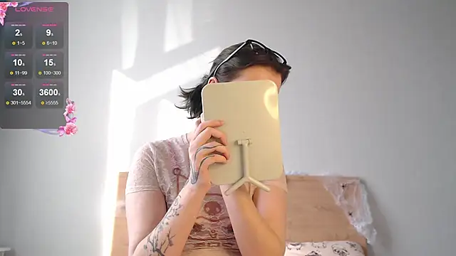 Snapshot of katlynaccerman chatting on October 31, 2025, 5:48 am katlynaccerman online show from October 31, 2025, 5:48 am