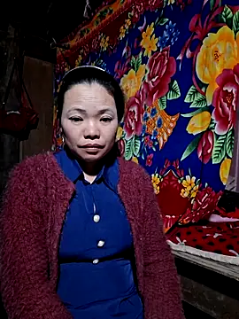 miomio-12 online show from October 22, 2025, 2:05 pm