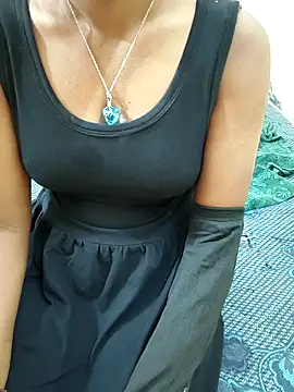 Snapshot of Chennai-couples chatting on November 14, 2025, 6:28 am Chennai-couples online show from November 14, 2025, 6:28 am