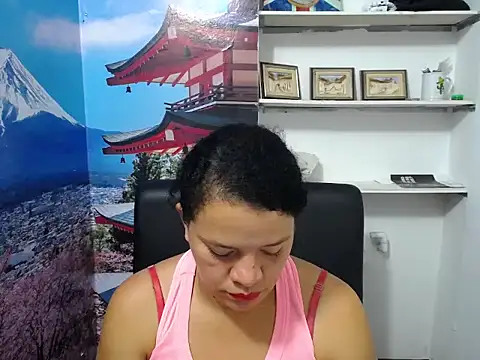 Snapshot of Biigg_xxx chatting on November 28, 2025, 1:44 pm Biigg xxx online show from November 28, 2025, 1:44 pm