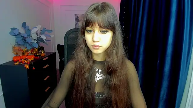 Snapshot of TiffanyYounge chatting on October 25, 2025, 4:11 am TiffanyYounge online show from October 25, 2025, 4:11 am