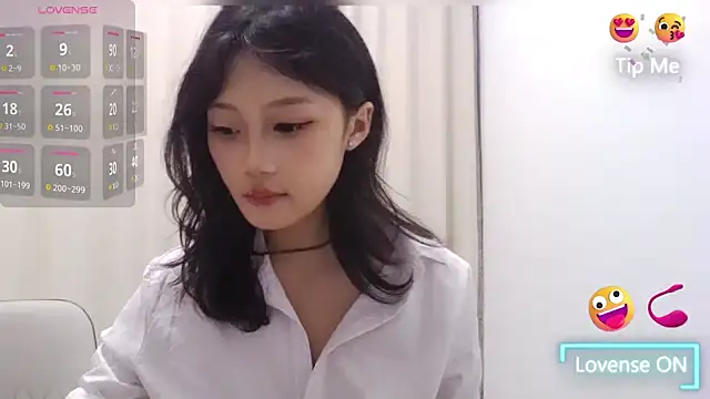 Snapshot of NINI1115 chatting on June 11, 2026, 1:19 pm NINI1115 online show from June 11, 2026, 1:19 pm