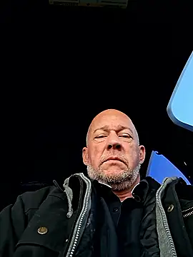 moonbeam37 online show from December 15, 2025, 2:45 pm