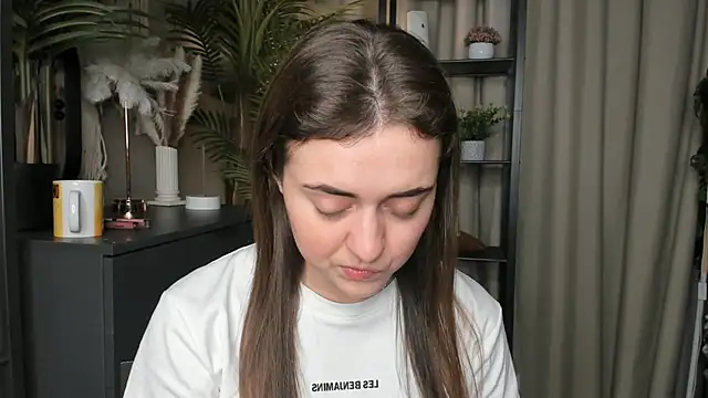 Snapshot of ThelmaJusto chatting on November 9, 2025, 2:32 pm ThelmaJusto online show from November 9, 2025, 2:32 pm