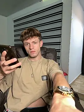 Snapshot of noah_red chatting on October 8, 2025, 4:03 am noah red online show from October 8, 2025, 4:03 am