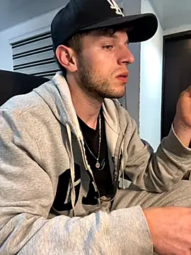 Snapshot of noah_red chatting on October 14, 2025, 4:02 am noah red online show from October 14, 2025, 4:02 am